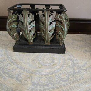 METAL VOTIVE CANDLE HOLDER FOR 2 VOTIVE CANDLES